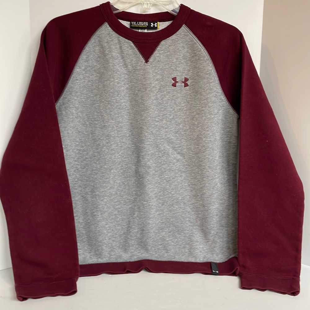 Under Armour body fit crew neck sweatshirt logo front and back size 16 youth